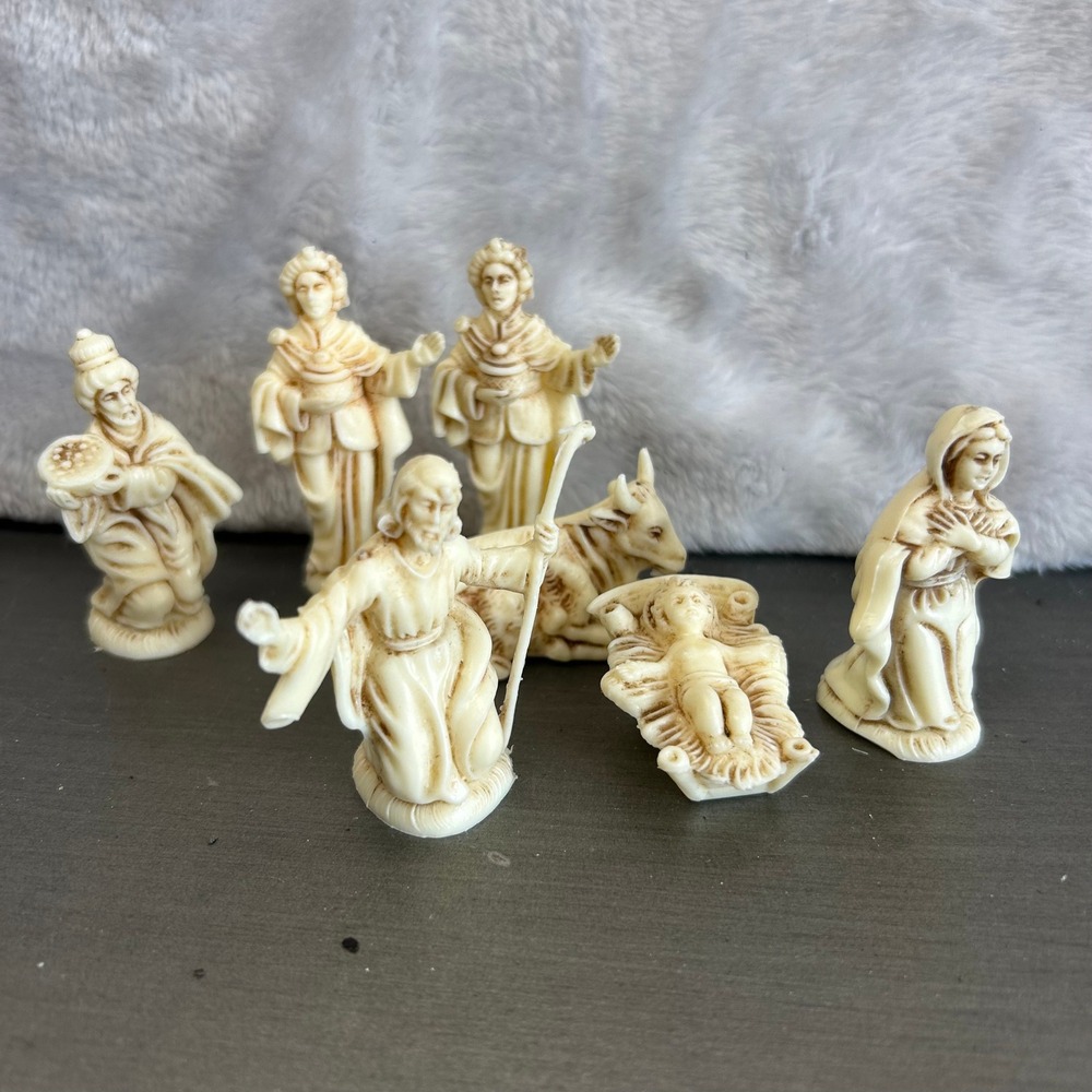 Vintage‎ Miniature Nativity Set Figurines Christmas plastic made in italy